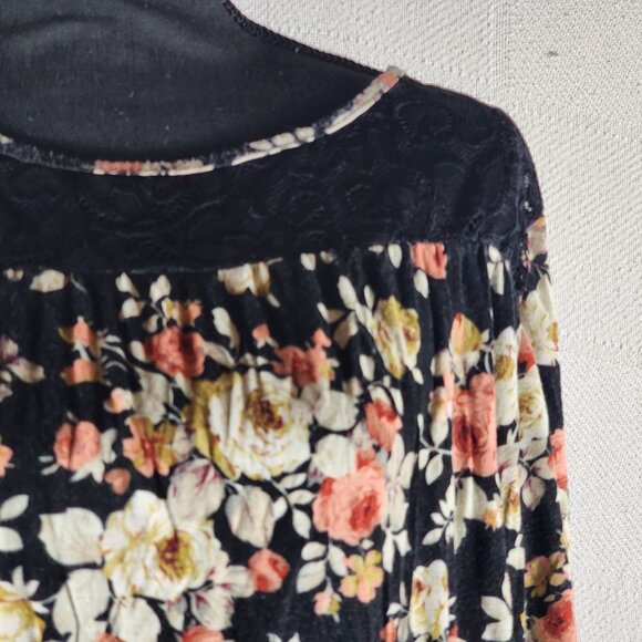 SJS Black Salmon Cream Floral Rayon Span Flutter Sleeve Lace Neck Top Size 3X - Picture 7 of 16